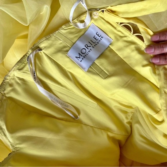 Beautiful bright yellow Mori Lee Quinceañera dress - Picture 9 of 16